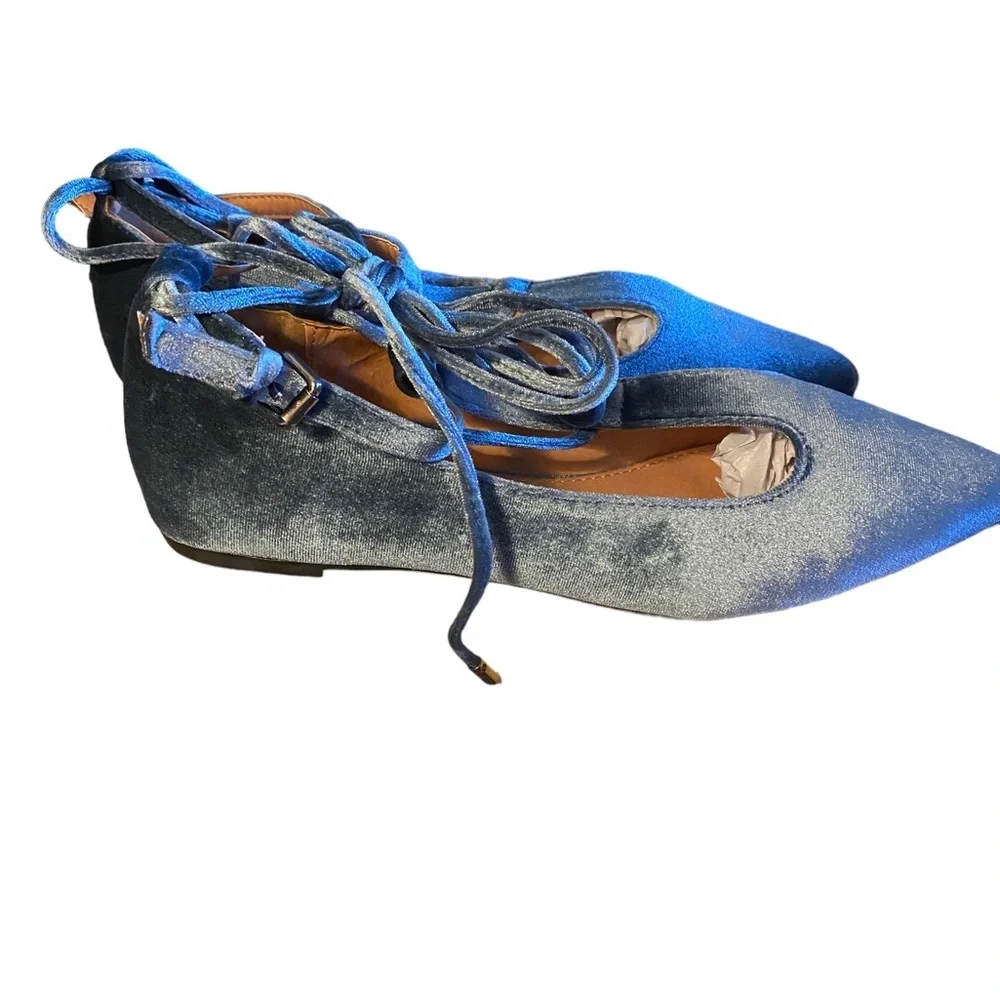 NWT In Box Yoki Gray Velour Urban Flats With Ankle Straps Ballet Style Shoes